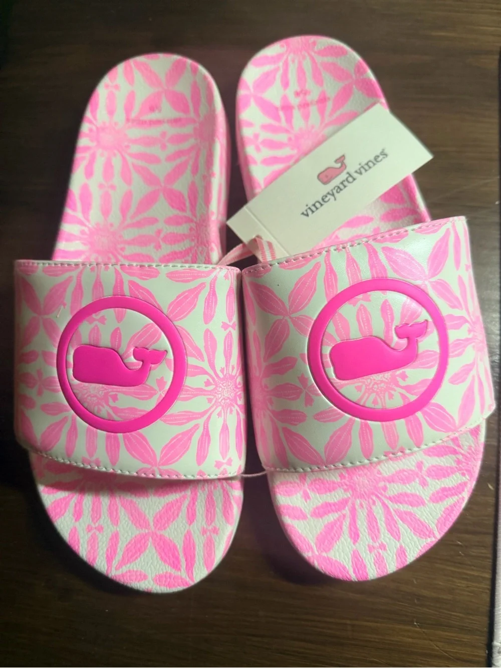 NWT Vineyard Vines Girls Haven Tile Print Pool Slides Pink Size 5/6